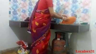 Desi Bengali desi Village Indian Bhabi Kitchen sex In red Saree ( Official movie By Localsex31)