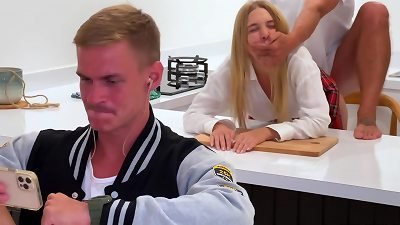 Californiababe is hotwife her cuckold boyfriend behind his back