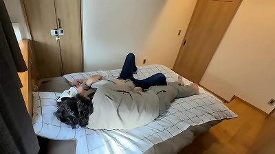 It looked very fine when I made my adulterous wifey orgasm continually with a phone and a dick.