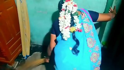 indian aunty apartment cleaning have a orgy house woner