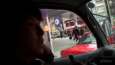 attempt to pick up an amateur nymph on the street(01831)