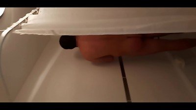 The step-sister enters him in the bathroom while he takes a bathroom and deep-throats his ample dick and ends in her mouth.