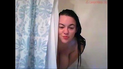 Kiki aged web cam show