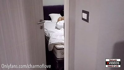 Pretty lady gets porked