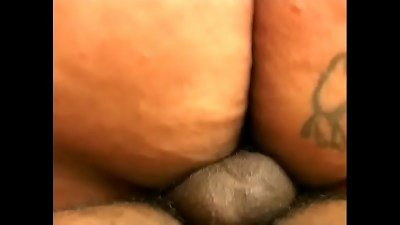 Chocolate cougar Vanilla with curly hair and big garage likes getting her cootchie wet with firm jizz-shotgun of ebony binding man