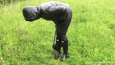 wifey in Hunter wellies and leather stretch pants (video across smartphone)