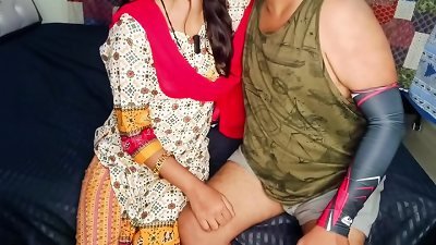 A ordinary way for mother to earn money, the moneylender has to lick the food