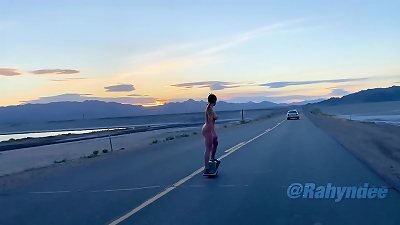 Rahyndee Desert 1 Wheel Cruising naked