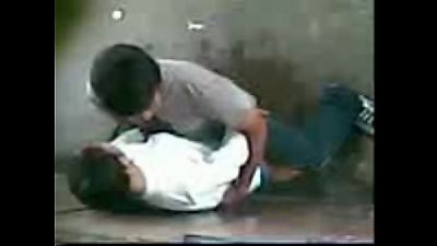 Ngentip ABG SMU ngewe gaya berdiri