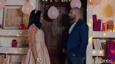 19 yr older college chick Avi enjoy In anal porn With Her educator