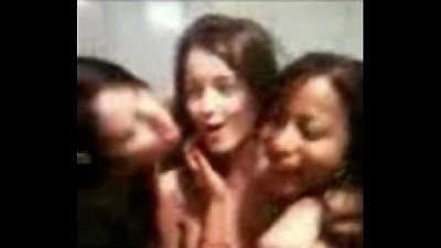 o vestiario das gurias do bourbon de canoas.