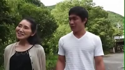 Does anyone know who she Is&quest;&quest;&quest;