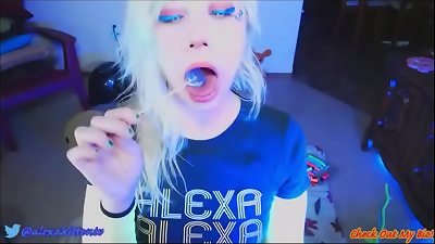 rope Bunny experiences tying Herself Up