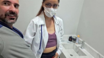 LEAKED flick of nurse screwing inside clinic bathroom!