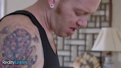 Kira Perez Just Heard She Is Her Masseur's hottest customer So She Gives Him Her cooch As A gift - MileHigh