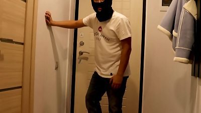 The robber entered the house and fucked the schoolgirl hard