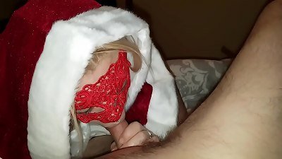 super-hot ash-blonde milf gives xmas sensual deep throat I got her at tindurs.com