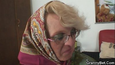 She satisfies an young stranger