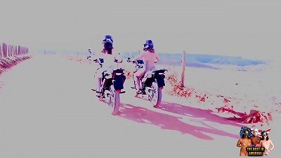 DUAS GOSTOSAS NUAS ANDANDO DE MOTO NUAS .ELIANE FURACAO . LORRANY EXOTICA