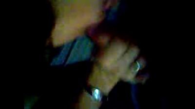 No quiere que la grabe mientras me la chupa